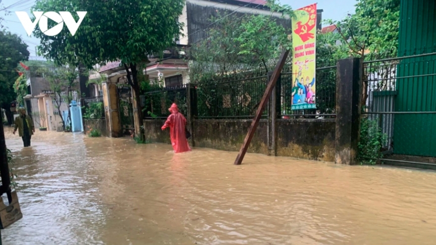 Bản tin tổng hợp: Bão số 1 hoạt động ở quần đảo Hoàng Sa, ảnh hưởng tới đất liền